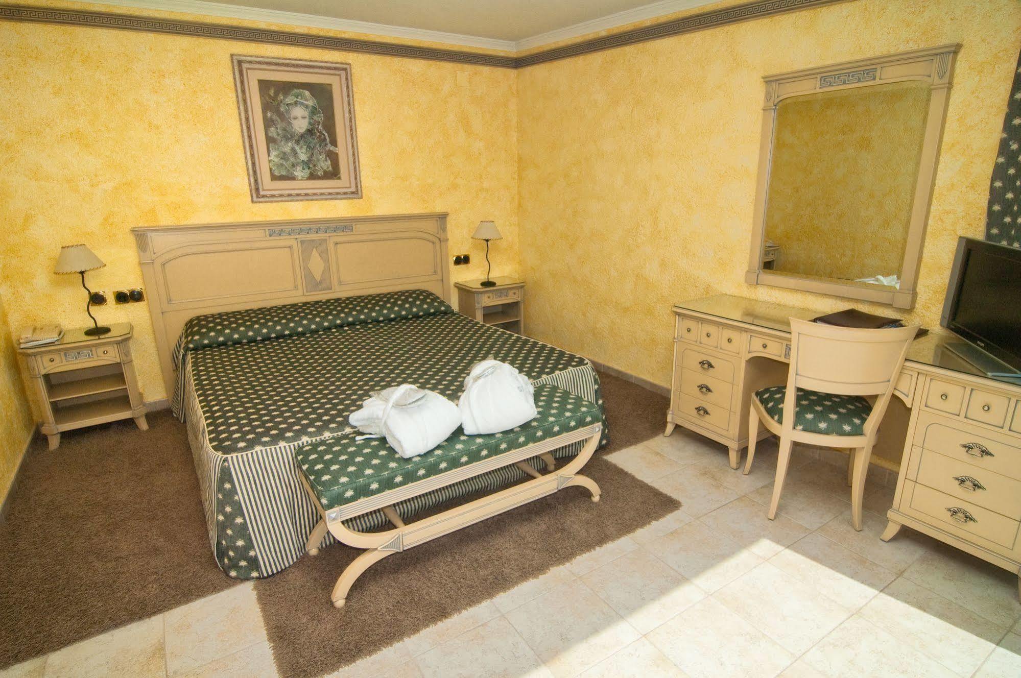 赛维格里普蒙蒂博里酒店 比利亚霍约萨 外观 照片